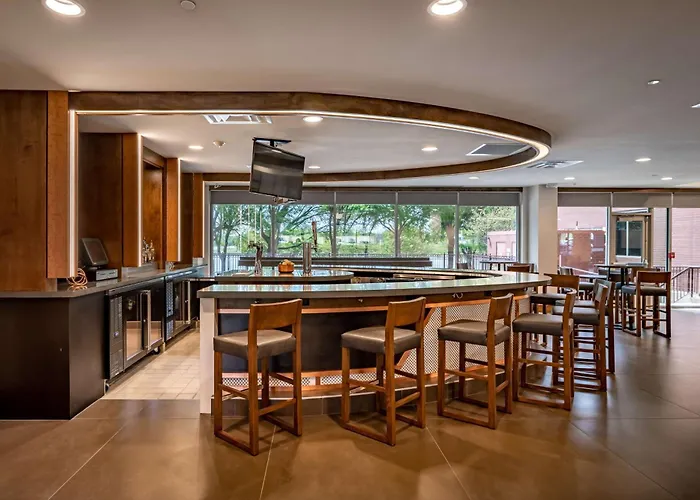 Doubletree By Hilton Dallas-Farmers Branch